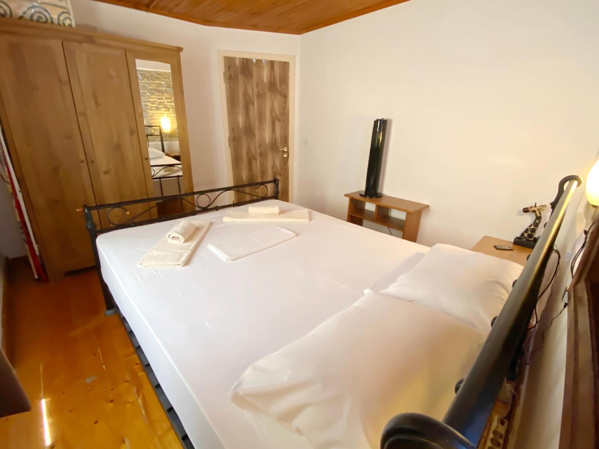 Apartment The Old Town Experience - Next To Liston