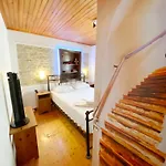 The Old Town Experience - Next To Liston