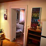 The Old Town Experience - Next To Liston